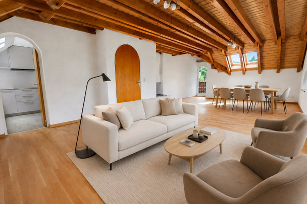 Saniertes Juwel 3.5-Zimmer-Duplexwohnung mit Cheminée und grossem Balkon in Dättwil - Photo 1