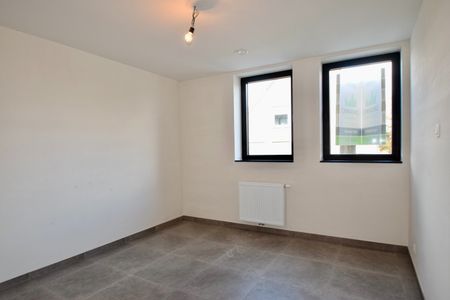 Recent appartement met 2 slaapkamers in centrum Diksmuide - Photo 2