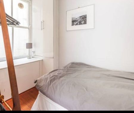 2 Bed Flat, King's Road, SW3 - Photo 3