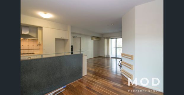 PRESTIGIOUS MILL POINT PENINSULAR - Photo 1