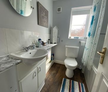 3 bedroom semi-detached house to rent - Photo 3