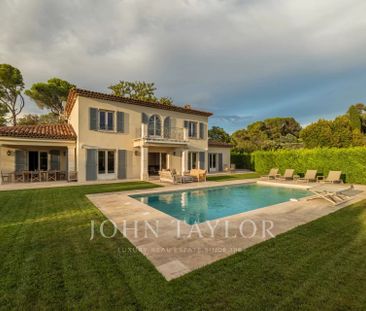 Maison à louer Mougins, Cote d'Azur, France16 500 EUR / Mois - Photo 5