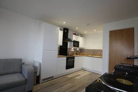 1 Bed Flat, Trelawney House, BS2 - Photo 4