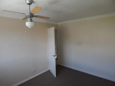 Homemead Grove, Rednal, Birmingham - Photo 2