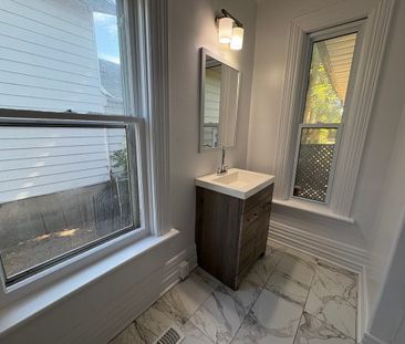 For Lease - 581 Paterson Street Unit# #1, Peterborough Central, Ont... - Photo 3