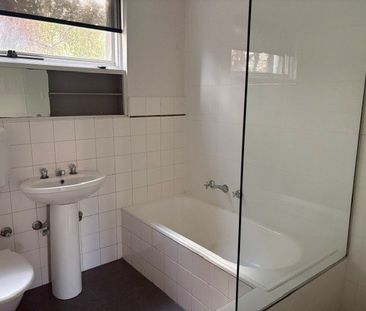 3/8 Elphin Street, Ivanhoe - Photo 3