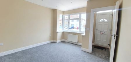 Bradley Road, Berkshire, SL1 - Photo 3