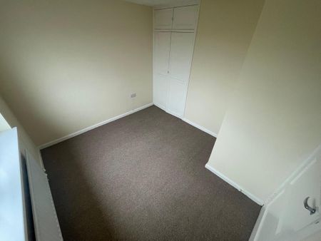 2 bedroom semi-detached house to rent - Photo 3