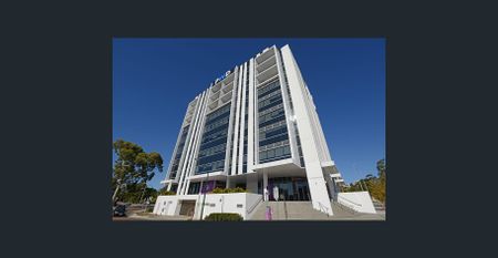 SUPERBLY APPOINTED EXECUTIVE APARTMENT - Photo 2