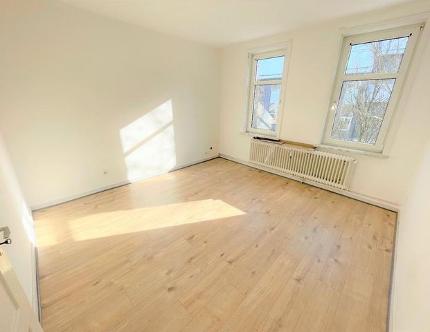 2,5-Zimmer-Wohnung mit Einbauküche direkt am Zentrum! - Foto 1