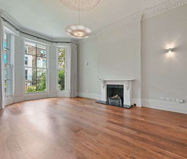 An exceptional Victorian townhouse with a private roof terrace and ... - Photo 2