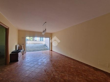 Porzione di trifamiliare in affitto - Photo 4