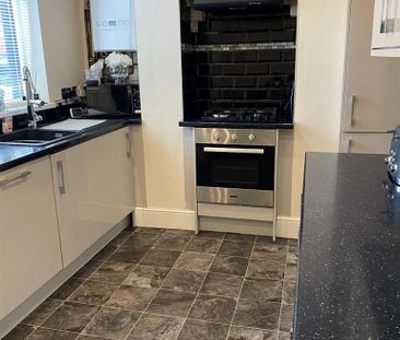 3 bedroom terraced house to rent - Photo 2