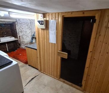 8 bedroom terraced house to rent - Photo 2