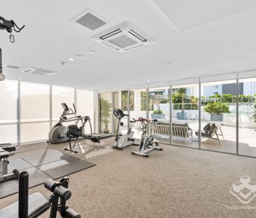 Coastal Apartment Living – Study/Guest Room Included - Photo 3
