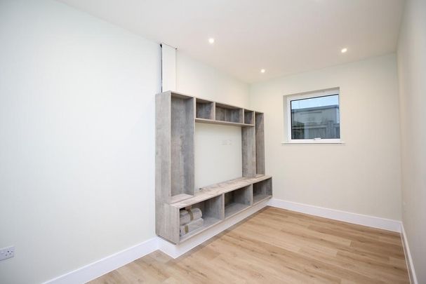 4 bedroom semi-detached house to rent - Photo 1