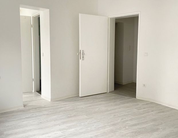 gemütliche Zimmerwohnung in Bielefeld-Mitte am Ravensberger Park mit Einbauküche - Photo 1