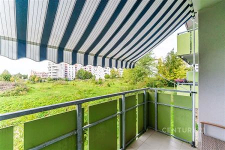Prostorný a světlý byt 2+kk s garážovým stáním a skvělým zázemím – k nastěhování od 1. 11. 2026 - Photo 2