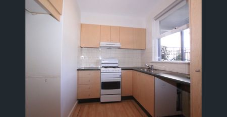 Contemporary One Bedroom in a Quiet Pocket - Photo 3