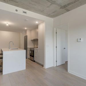 1 Bedroom - 5227 Boulevard Décarie, Montréal - Photo 3