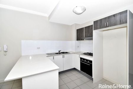 Well-Presented Two Bedroom Apartment - Photo 4
