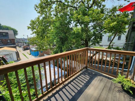 For Lease - 1075 Gerrard Street Unit# Upper floor, Toronto, Ontario - Photo 3