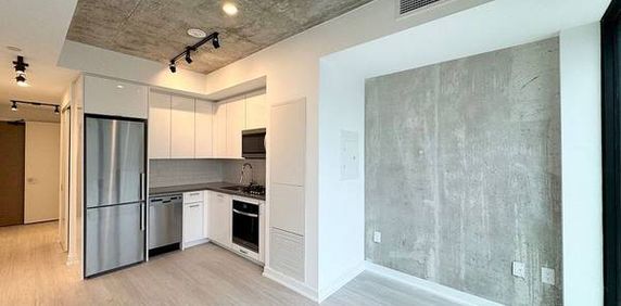 BRAND NEW BREAD COMPANY LOFTS JR 1 BED - Photo 2