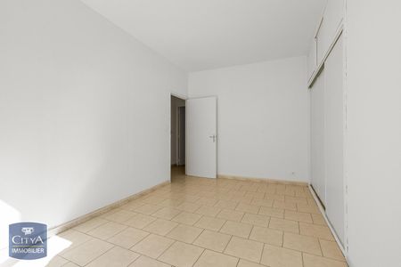 Location Appartement 3 pièces 76m² LODEVE 34700 - Photo 4