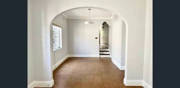 77 Northumberland Avenue, Stanmore - Photo 2