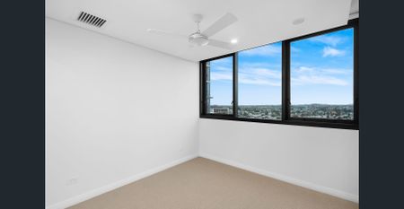 UNFURNISHED 2 BED 2 BATH 1 CAR available 23-Jan-2026 - Photo 3