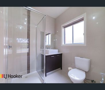 23 Baronial Way, Craigieburn, Vic 3064 - Photo 2