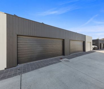 Stylish Slattery - Photo 3