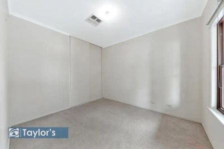 2 Antigua Court, Mawson Lakes SA 5095 - Photo 4