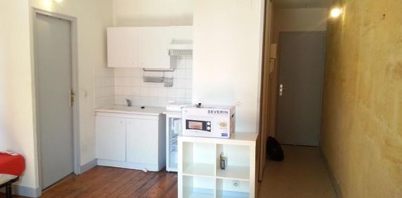 Location Appartement 1 pièce 27m² BORDEAUX 33000 - Photo 2