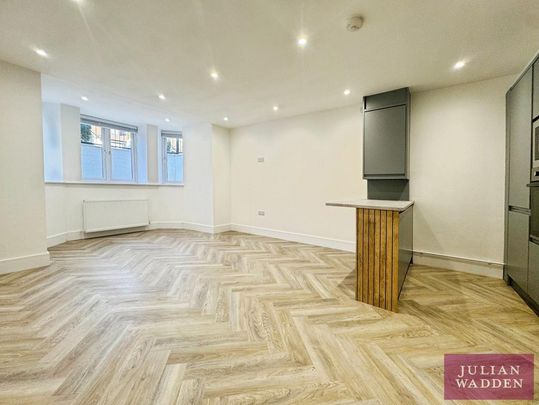 3 bedroom flat to rent - Photo 1