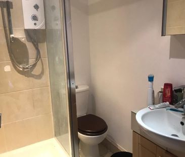 Studio Flat, Station Road, N3 - Photo 6