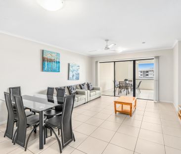 SPACIOUS APARTMENT IN SOUGHT AFTER LOCATION! - Photo 2