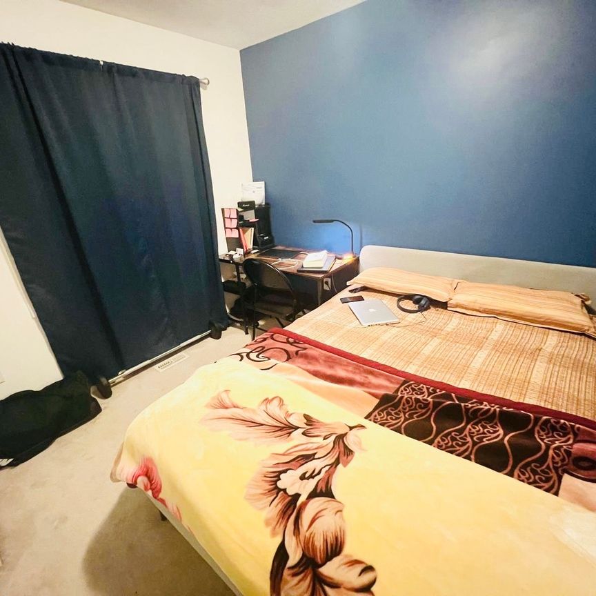 For Lease - 116 Golden Springs Drive Unit# Main, Brampton, Ontario - Photo 1