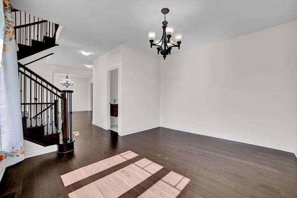 For Lease - 22 Birchwood Lane, Essa, Ontario - Photo 1