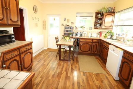 4 bedroom detached house to rent - Photo 5