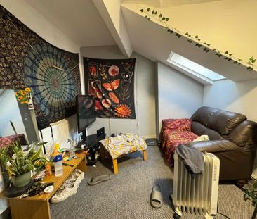 9A THE CRESCENT - Photo 2