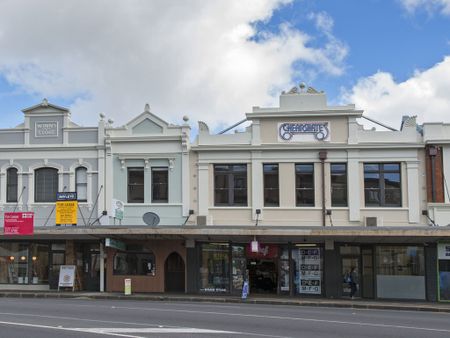 Heritage Building Renovated Studio - Photo 3