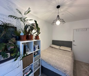 Room in a Shared Flat, Thunderer Street, E13 - Photo 1