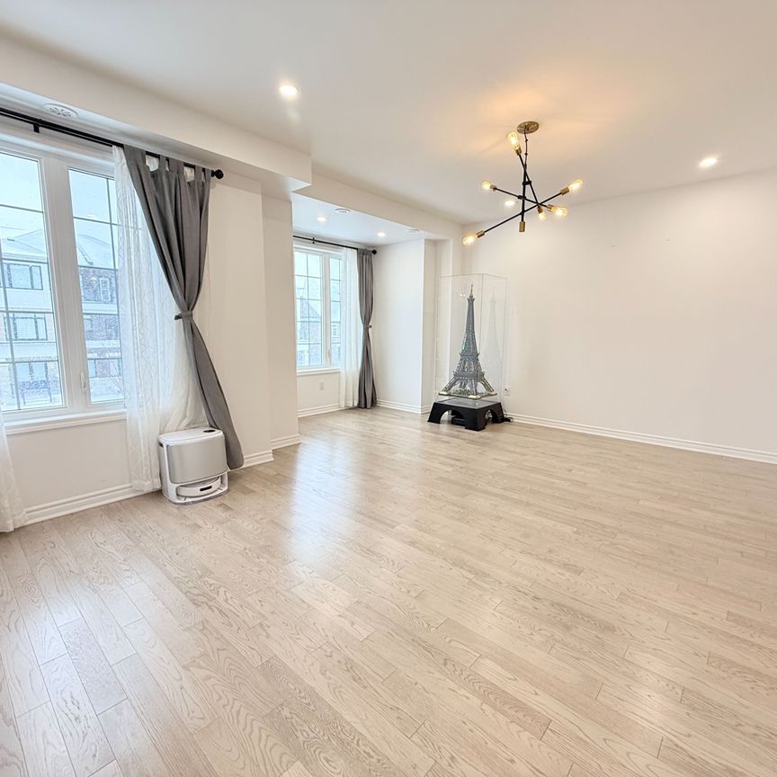 For Lease - 88 William F Bell Parkway, Richmond Hill, Ontario - Photo 1