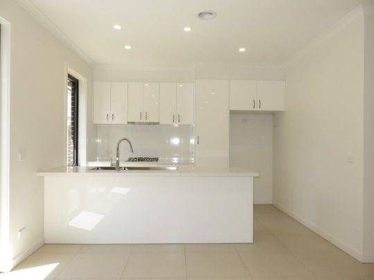 Spacious 2-Bedroom Home with Modern Amenities in Lalor - Photo 1