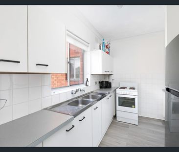 Convenient Beachside Living - Photo 3