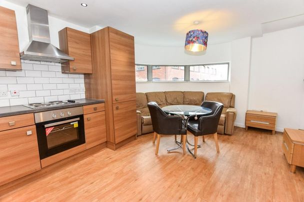 2 bedroom flat to rent - Photo 1