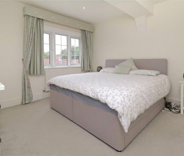 4 bedroom terraced house to rent - Photo 6