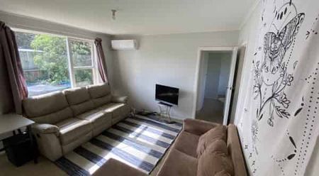 Two bedroom, Mt Wellington - Photo 2