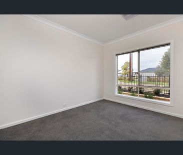 LOVELY HOME - CLOSE TO SHOPS AND AMENATIES - Photo 2